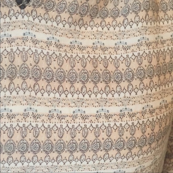 Lightweight Boho Pattern Top - Picture 4 of 4